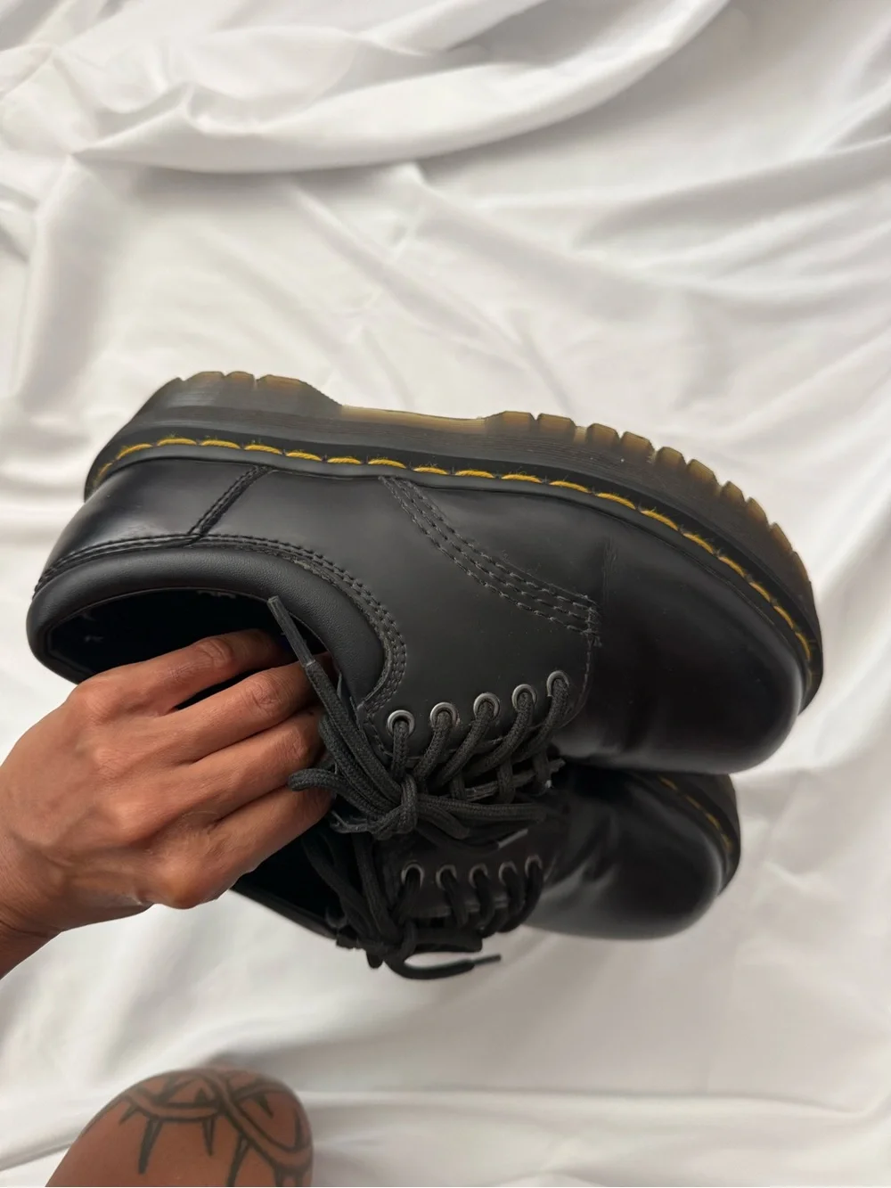Women’s DR. MARTENS Leather Platform Oxfords Size 6